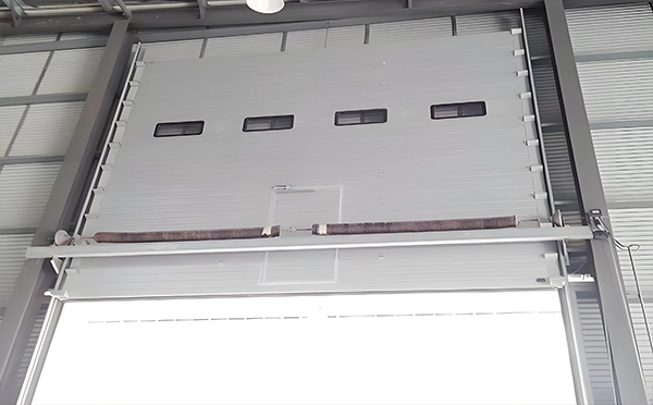 雁塔工业滑升门