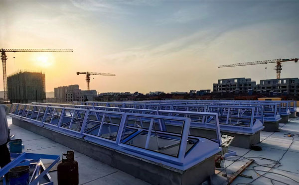 消防雁塔排烟窗工作原理