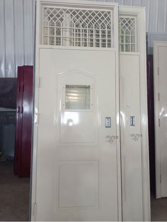 雁塔学校教室门