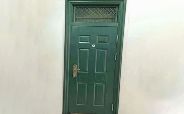 雁塔学校教室门