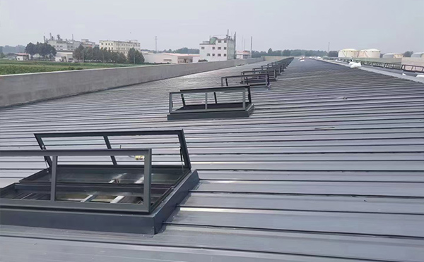 某中学室内体育馆雁塔排烟窗改造项目