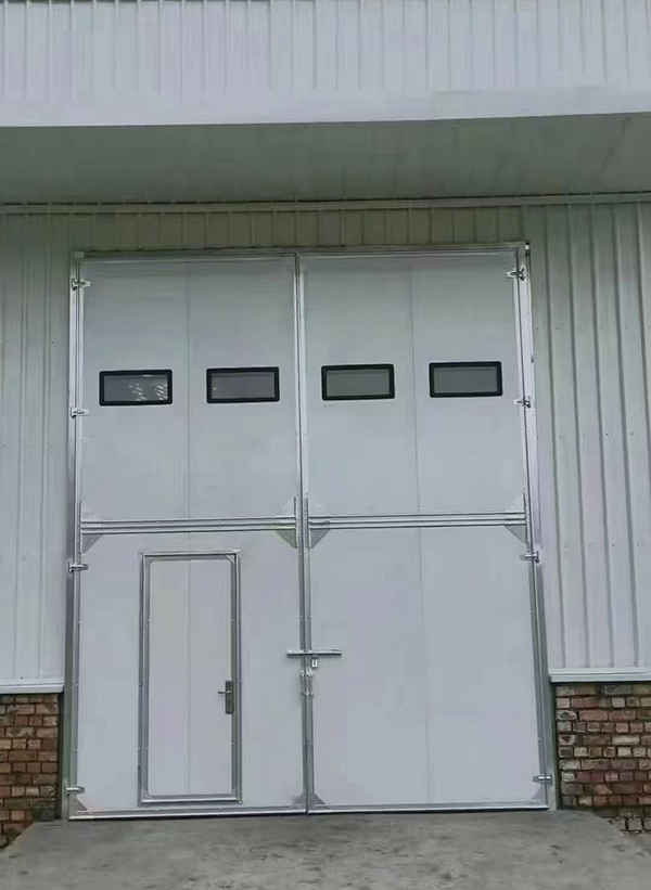 雁塔工业门在设备装配车间出入口的实施记录