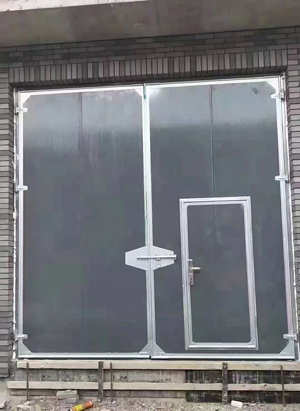 雁塔工业平开门在大型设备制造车间的应用实例